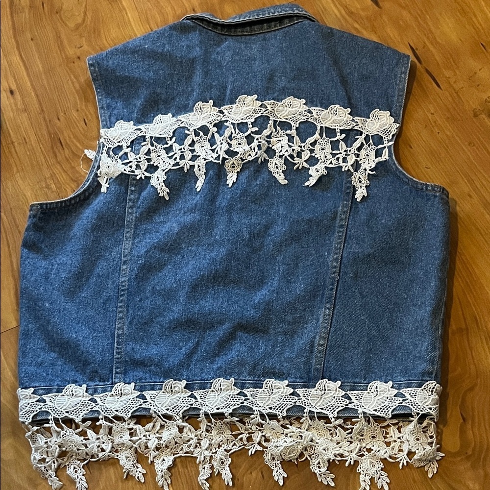 Logo Club Denim vest with lace - Picture 6 of 10